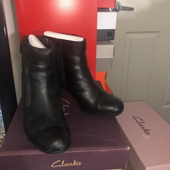NWT Clarks leather ankle boots booties black - Picture 3 of 4